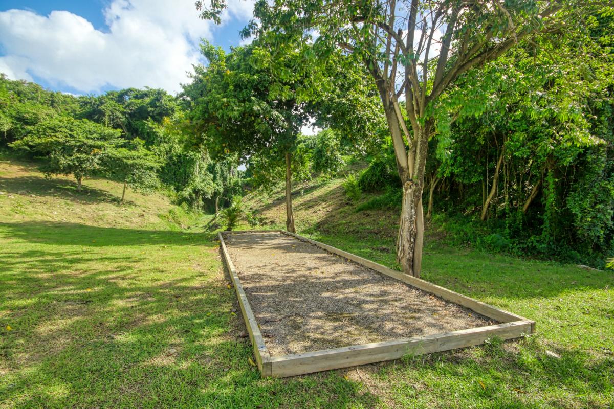 location maison martinique - terrain de pétanque